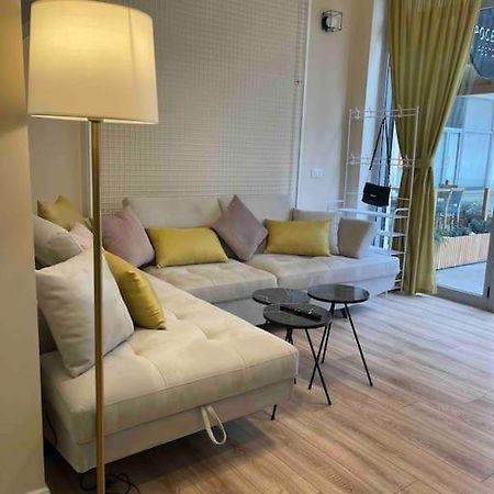 Lovely Apartment In Pogradec City With A Lake View المظهر الخارجي الصورة