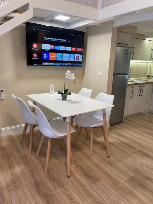 Lovely Apartment In Pogradec City With A Lake View المظهر الخارجي الصورة
